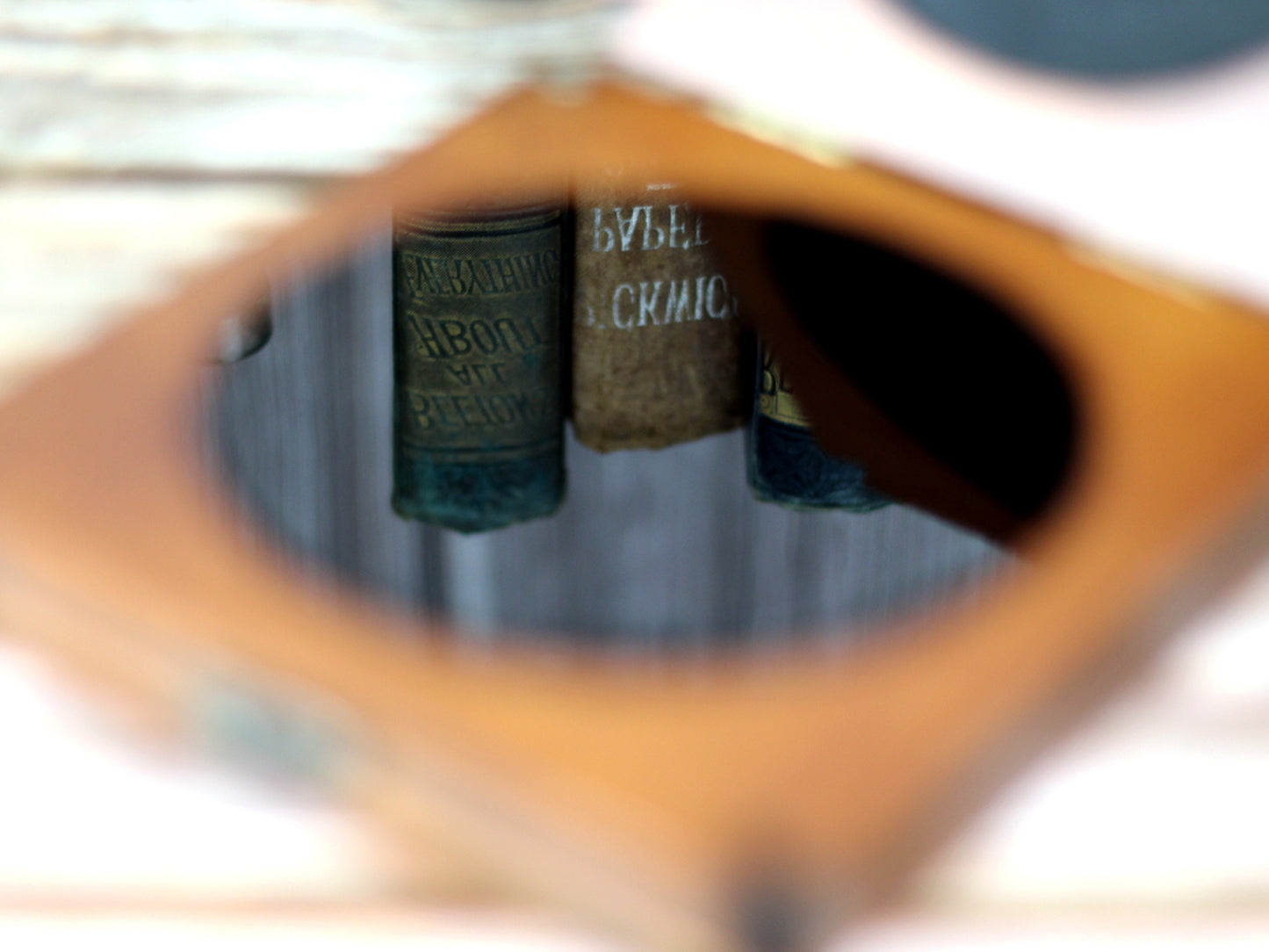 Obsidian Scrying Mirror in Maltese Cross Wooden Box β Customisable Lid