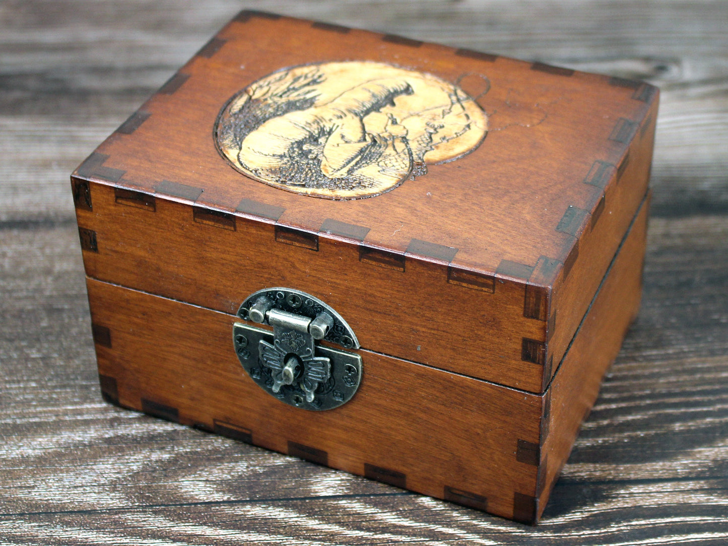 12 Bottle Apothecary Chest - Alice Through The Looking Glass Caterpillar Design
