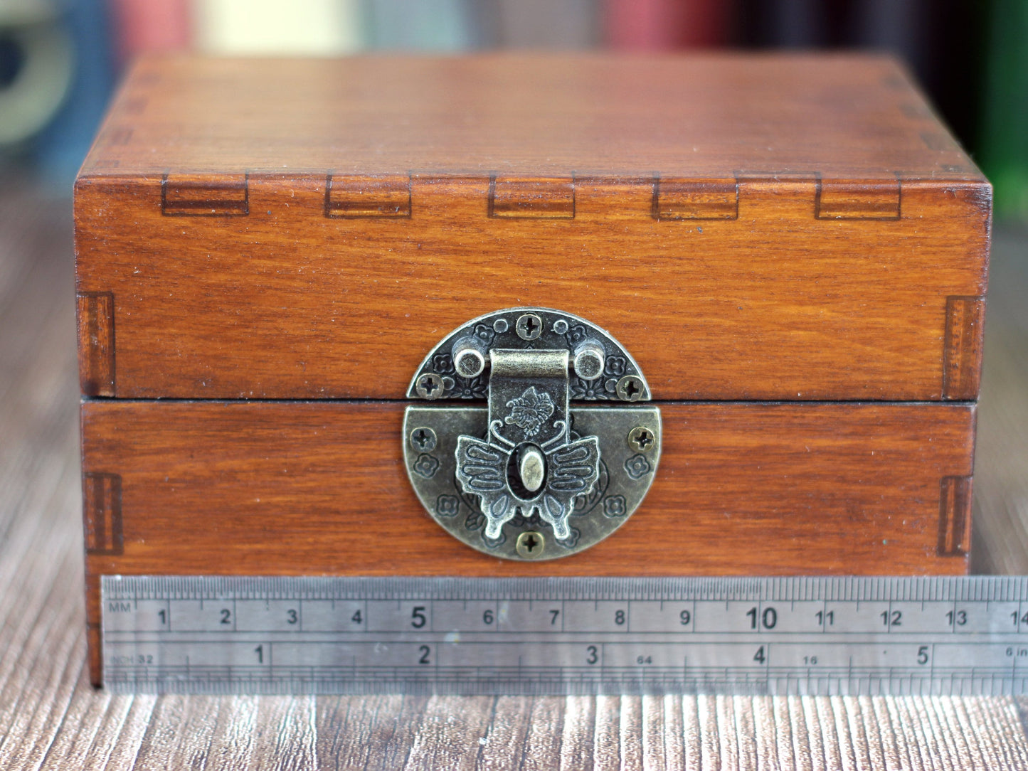 12 Bottle Apothecary Chest