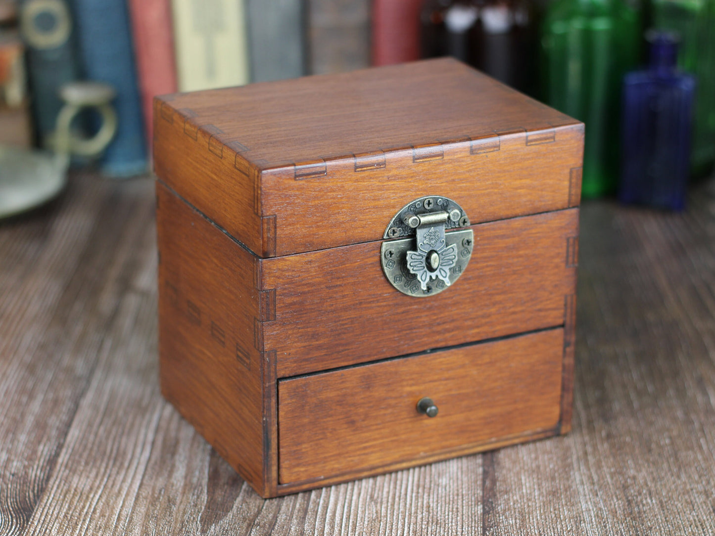 12 Bottle Apothecary Chest with Drawer