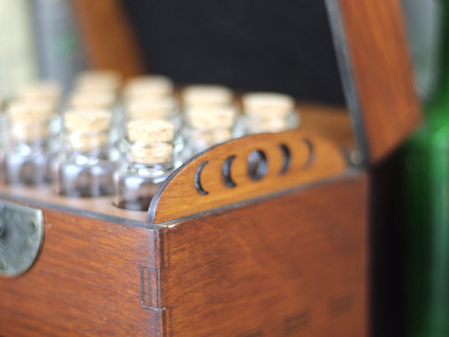12 Bottle Apothecary Chest with Drawer