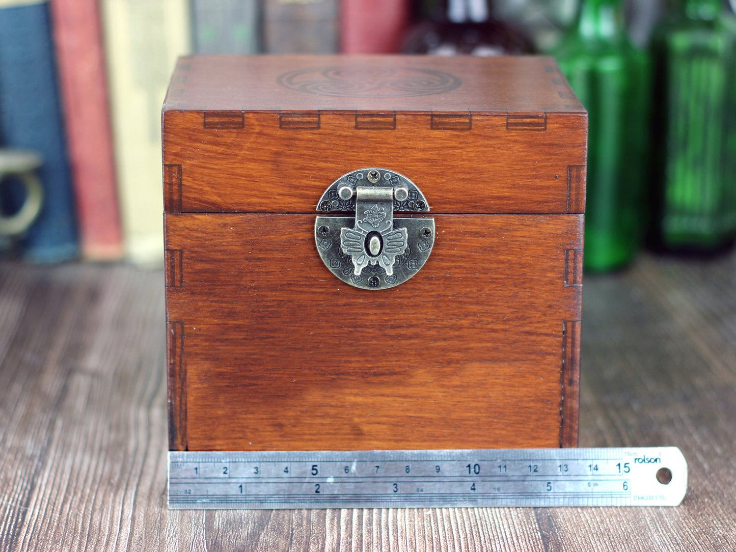 12 Bottle Two-Section Apothecary Chest – Personalised Option
