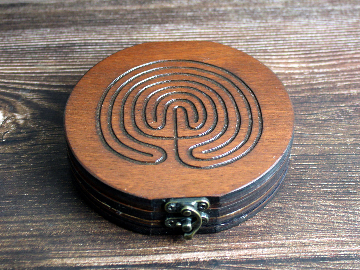 Obsidian Scrying Mirror in Circular Wooden Box – Labyrinth Design