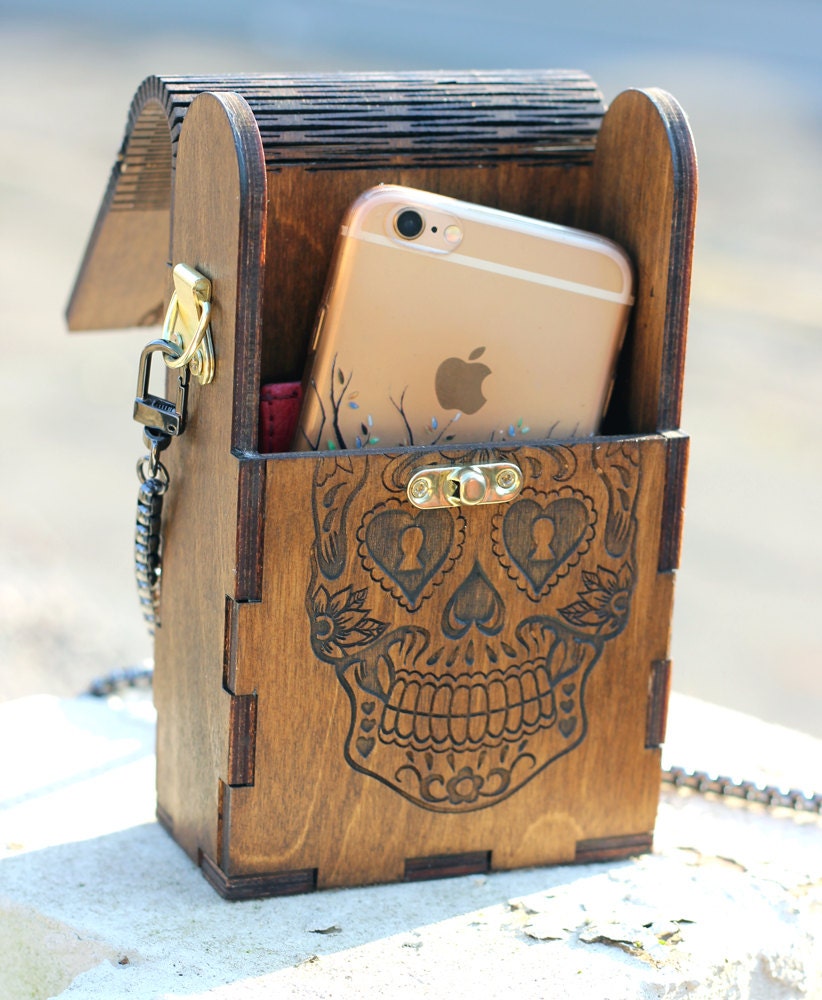 Womans wooden handbag/shoulder purse, wooden purse with skull design, vegan, cross body bag, can be personalised any design, sugar skull