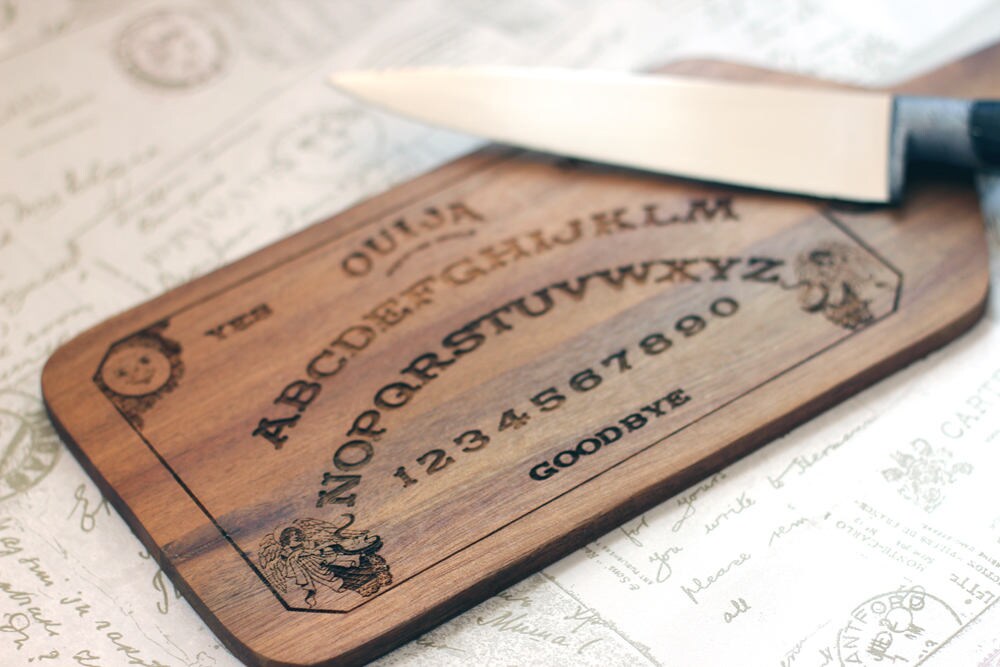 Ouija board wooden chopping board Add a name to make it a personalised cutting board with Ouija board design, good housewarming gift
