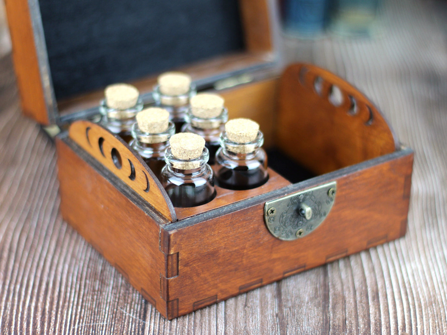 Half and half wooden apothecary chest for potions or essential oil storage box with 6 glass bottles, cork stoppers and labels